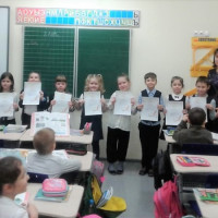 Вручение грамот участникам внутришкольного конкурса «Разукрасим мир стихами»